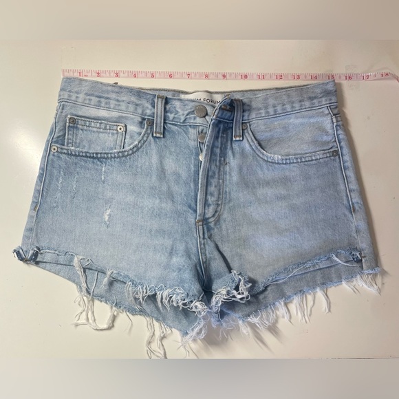Denim Forum Yoko Shorts, Size 27 - Picture 3 of 5